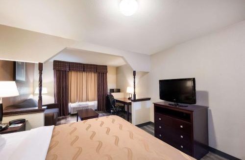 Terrell Hotel | Quality Inn & Suites Terrell