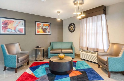 Bristol Hotel | Quality Inn