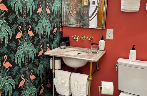Bayfield Bed & Breakfast | Queen's View B&B- Maggie's Suite, Lake views, Sauna, Pool, Gardens, Bayfield, WI