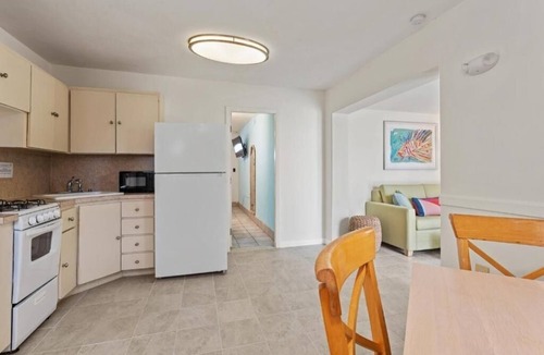 Little Torch Key Hotel | Queen Suite w/Water View, Pool, Beach Access & Free Breakfast