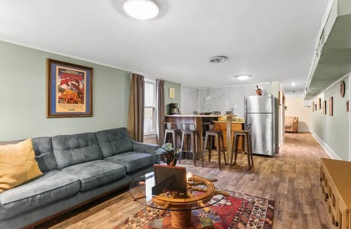 Gentilly Terrace Apartment | Quiet 1 bedroom with easy access to interstate!