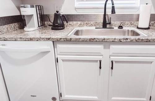Johnson City Apartment | Quiet 2BD rental with mountain views close to JCMC