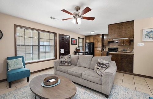 Alexandria House | Quiet 2BR K/Q+Full Kit+Easy Parking by Ponytail