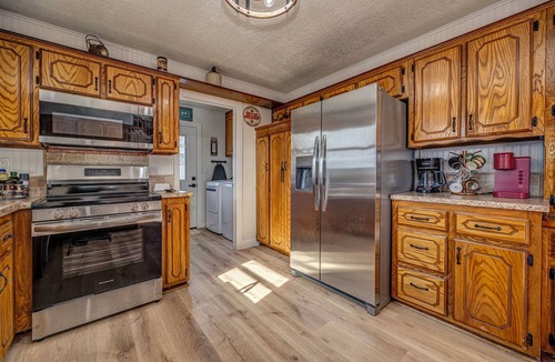 Ada House | Quiet, comfortable & extensively updated - 2 bedroom
