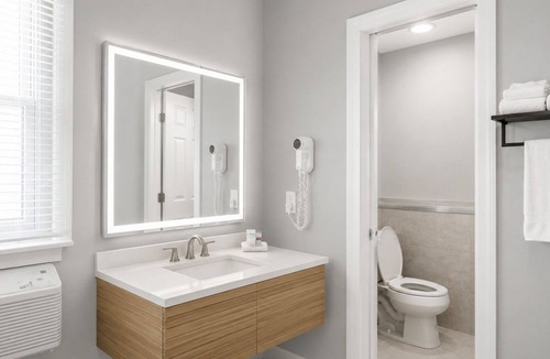 Brooklyn Hotel | Quiet Corner Inn
