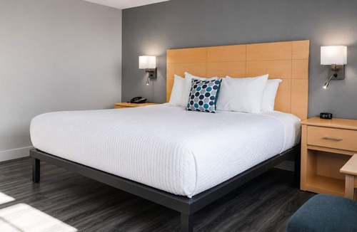 Brooklyn Hotel | Quiet Corner Inn