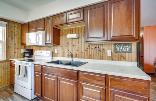 Tomahawk Cabin | Quiet Lake Nokomis Cabin, 8 Mi to Dtwn Tomahawk!