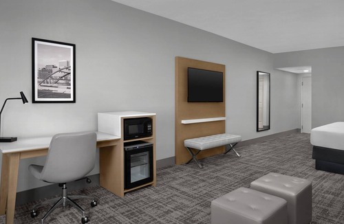 Cedar Rapids Hotel | Radisson Hotel Cedar Rapids