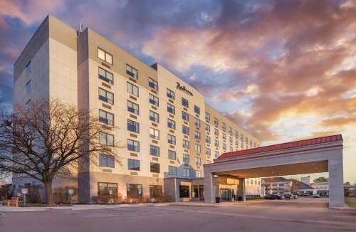 Romulus Hotel | Radisson Hotel Detroit Metro Airport