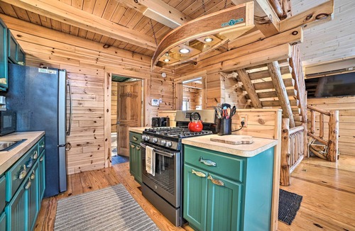Irons Cabin | 'Rainbow Lodge' at Scenic Double J River Camp