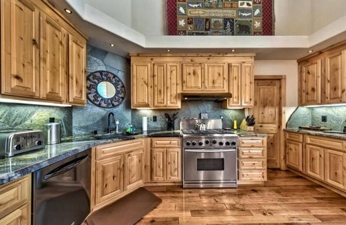 Truckee House | Ramshorn Basecamp: Golf Course, Hot Tub, Arcade