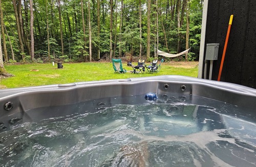Mancelona Cottage | Rapid River Retreat Cottage - 3 Bed, 2 Bath, 2.5 acres, & Hot Tub