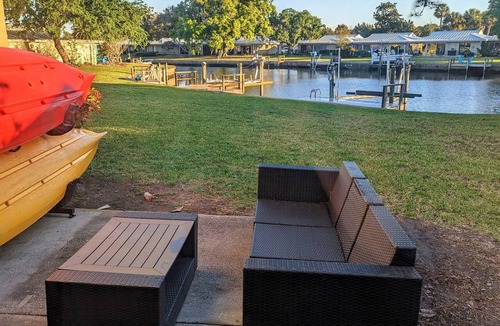 Dixie Shores Condo | Rare 3 bdrm Waterfront condo -Dixie Shores - private dock - boatlift - bunkroom