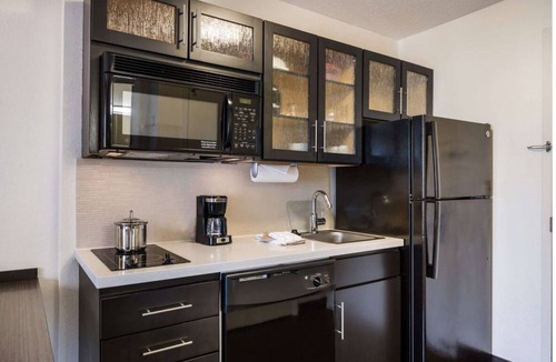 Warren Apartment | Rare Find! 3 Pet-Friendly Units, Fully Equipped Kitchen, Onsite Parking!