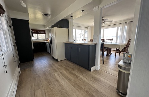 Cassopolis House | RARE FIND! Lake home on All-Sports, DIAMOND LAKE. Near ND. GOLF Weekend Beauty!