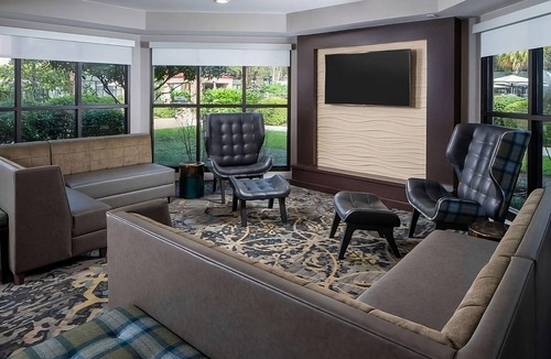 Arts/Warehouse District Hotel | Rare Find, Relaxing Suite with Outdoor Pool and Full Kitchen, Free Breakfast!