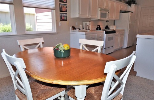 Angels Camp House | Raspberry Cottage-stunning view of golfcourse