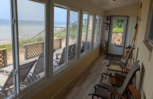 Montague House | Reagan`s Landing | Relaxing Private Beach 3BR, 1BA