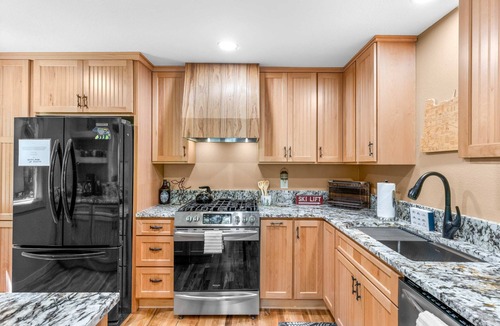 Mount Hood Village Cabin | Recently remodeled riverfront home with fireplace, firepit & W&D - dog-friendly