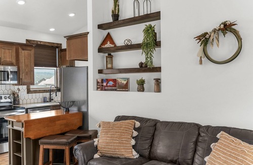 Orderville Cabin | Red Canyon Casita | Private hot tub | Zion NP