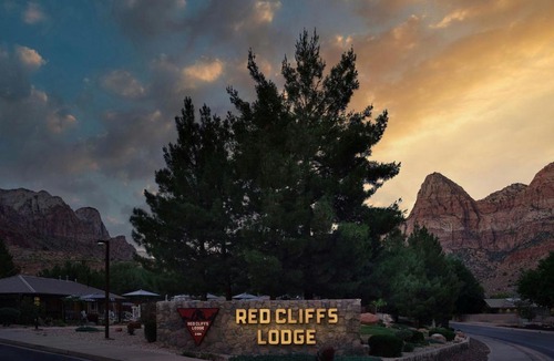 Zion National Park South Entrance Hotel | Red Cliffs Lodge Zion, A Tribute Portfolio Hotel