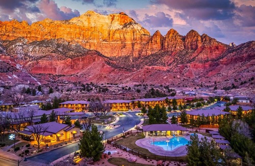Zion National Park South Entrance Hotel | Red Cliffs Lodge Zion, A Tribute Portfolio Hotel
