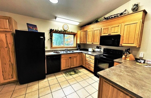 Phillips Condo | Red Pines - Elk Lake Condo #3