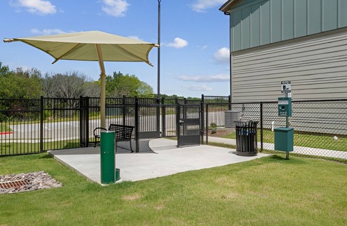 Central Arlington Apartment | Refined 2BR Home | Work Friendly w/Pool & Gym
