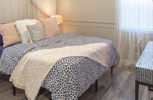 Redford House | Refreshing 4BR 2BA Bungalow| Free Washer & Dryer| Wifi