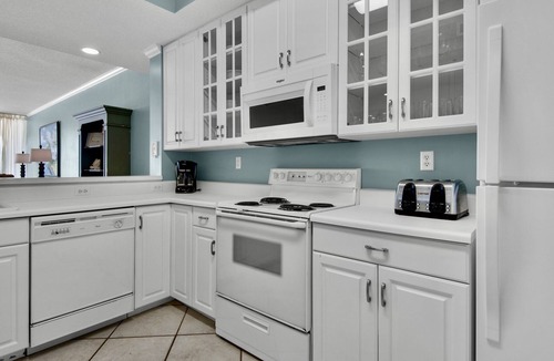 Navarre Beach Condo | Regency 302 - The Coast is Clear for a Beach Getaway!