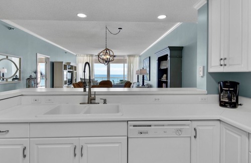Navarre Beach Condo | Regency 302 - The Coast is Clear for a Beach Getaway!