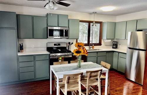 Harbor Springs House | Relax at the Cozy Cabin, just a 5-min drive to it all