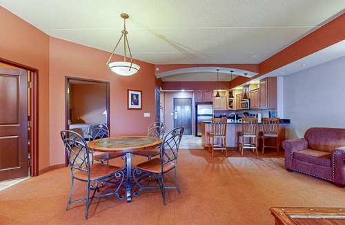 Wisconsin Dells Condo | Relax & Explore | Discount Adventure Perk Dells Condo