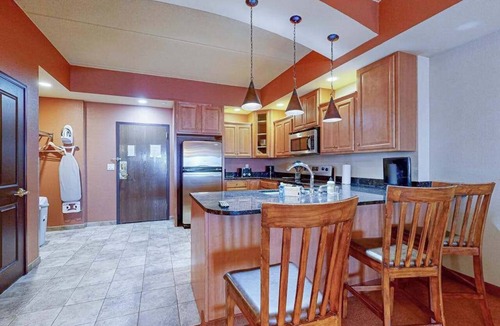 Wisconsin Dells Condo | Relax & Explore | Discount Adventure Perk Dells Condo