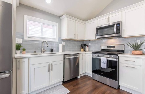Lower East Side Apartment | Relax & Explore — Modern Milwaukee Escape