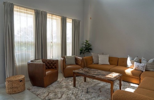 Onion Creek Meadows House | Relax in Style | 3 King Beds | Cozy and Spacious