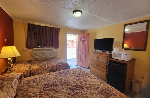 Daingerfield Hotel | Relax Inn Daingerfield Near Mount Pleasant TX