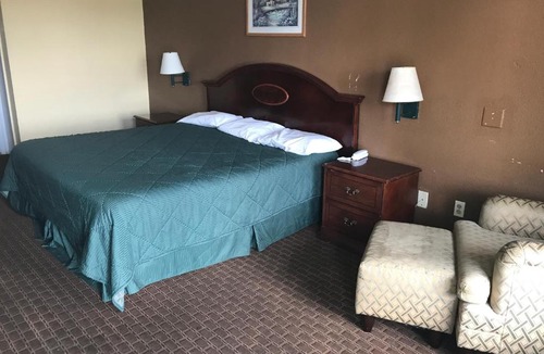 Canton Hotel | Relax Inn