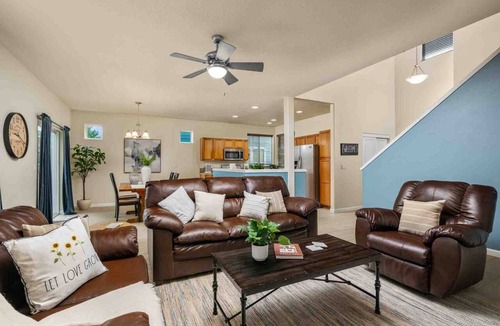 Woodburn House | Relax, Shop & Explore from Updated Woodburn Home, Next to Outlets, Pet Friendly, Fenced Backyard