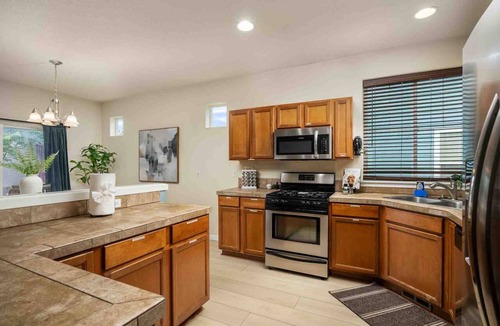 Woodburn House | Relax, Shop & Explore from Updated Woodburn Home, Next to Outlets, Pet Friendly, Fenced Backyard