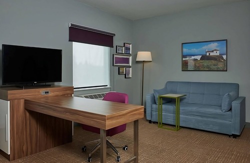 Sherwood - Tualatin North Hotel | Relax with Indoor Pool, Breakfast & Gym Near Oregon Wine Country