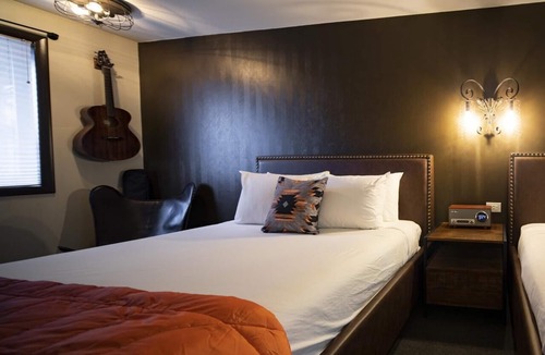 Orchard District Hotel | Relaxing Accommodation with Free Parking, Outdoor Swimming Pool!