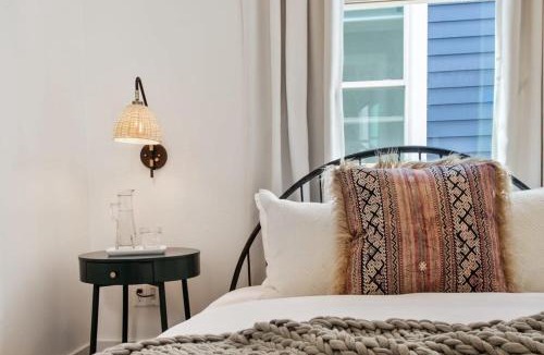Bywater House | Relaxing Home Private Heated Pool