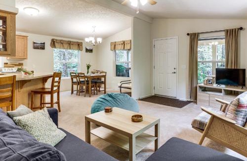 Marion County House | Relaxing Riverfront Getaway w/Fire Pit in Idanha