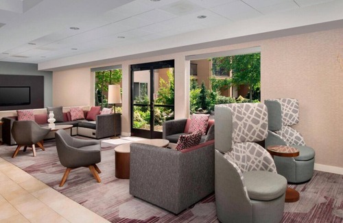 Tanasbourne House | Relaxing Unit Near to International Rose Test Garden! Pool, Pet-friendly