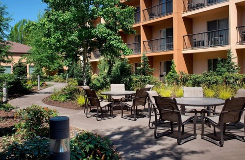 Tanasbourne House | Relaxing Unit Near to International Rose Test Garden! Pool, Pet-friendly
