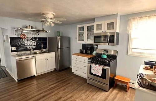 Youngstown House | Relaxing Waterfront Home Close to Niagara Falls