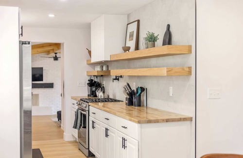 Farmington Hills House | Renovated, Bright & Spacious Farmington Retreat!