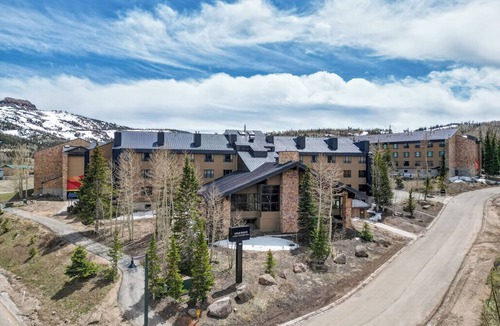 Brian Head Condo | Renovated King Suite with Amazing Amenities, Sleeps 4 Guests