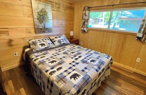 Au Train Cabin | Renovated Log cabin at AuTrain Lake